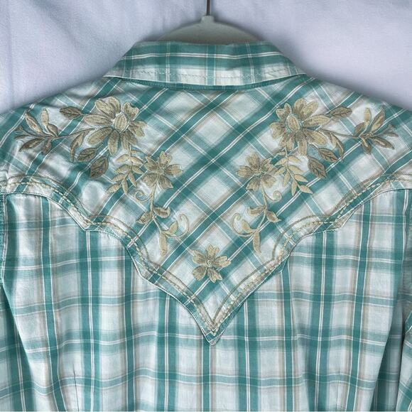 Ariat REAL Embroidered Snap Shirt - Picture 7 of 10